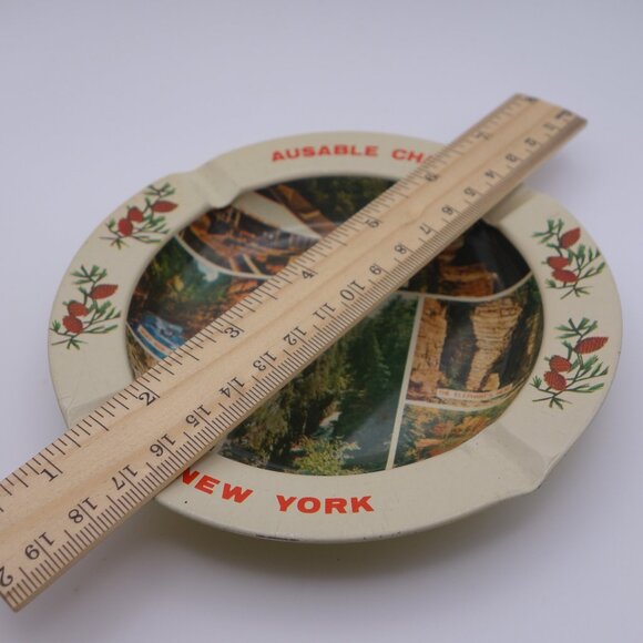 Ausable Chasm New York Made in Hong Kong Metal Ash Tray - Picture 9 of 11